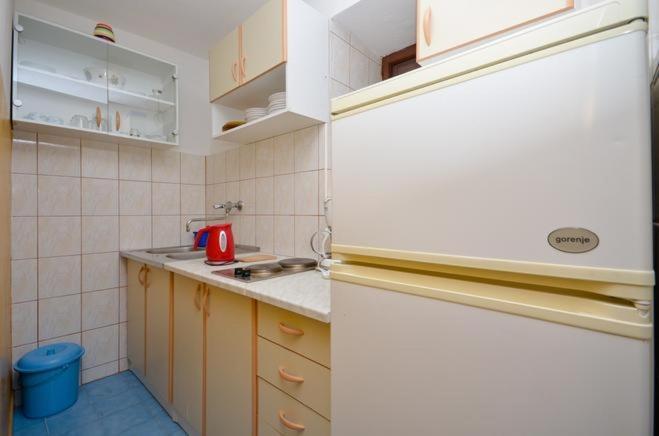 Apartments With A Parking Space Brela, Makarska - 11552 Exterior photo